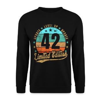 Update Level Up 42 Years Limited Edition Retro - Unisex Sweatshirt - black - Front - Alina (178cm) & Michal (187cm)