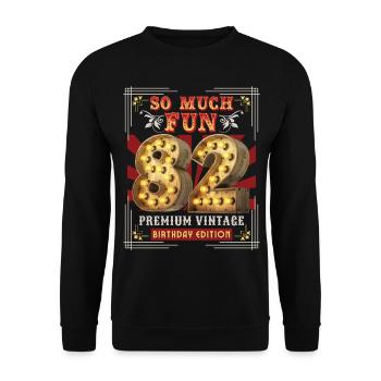 82. Geburtstag 82 Jahre Vintage-Retro Fun-Birthday - Unisex Pullover - Schwarz - Vorne - Alina (178cm) & Michal (187cm)