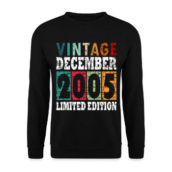 Year of construction 2006 December born gift idea - Unisex Pullover - Schwarz - Vorne - Alina (178cm) & Michal (187cm)