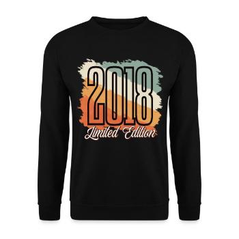 2018 Année de naissance Anniversaire Année de construction Vintage Rétro - Sweat-shirt Unisexe - noir - Devant - Alina (178cm) & Michal (187cm)