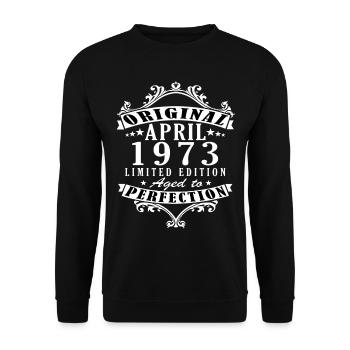 50 Jahre alt - Genial seit April 1973 - Unisex Pullover - Schwarz - Vorne - Alina (178cm) & Michal (187cm)