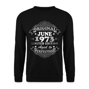 Juni 1973 Jubiläum 1973 Retro 1973 Juni - Unisex Pullover - Schwarz - Vorne - Alina (178cm) & Michal (187cm)
