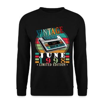 1998 Juni Limited Edition 25. Geburtstag Outfit - Unisex Pullover - Schwarz - Vorne - Alina (178cm) & Michal (187cm)