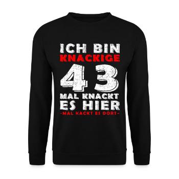 43. Geburtstag Mann Jahrgang 43 Jahre alt Spruch - Unisex Pullover - Schwarz - Vorne - Alina (178cm) & Michal (187cm)