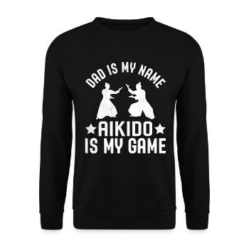 Papa ist mein Name, Aikido ist mein Spiel - Unisex Pullover - Schwarz - Vorne - Alina (178cm) & Michal (187cm)