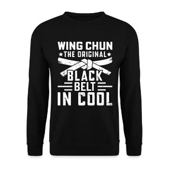 Wing Chun der original schwarze Gürtel in cool - Unisex Pullover - Schwarz - Vorne - Alina (178cm) & Michal (187cm)