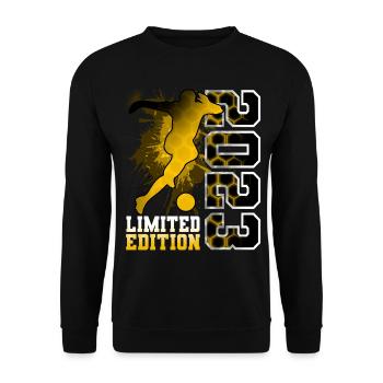 2023 Geburtsjahr Geburtstag Fußball - Unisex Pullover - Schwarz - Vorne - Alina (178cm) & Michal (187cm)