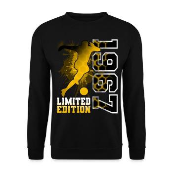 1967 Year of birth Birthday Football - Unisex Sweatshirt - black - Front - Alina (178cm) & Michal (187cm)