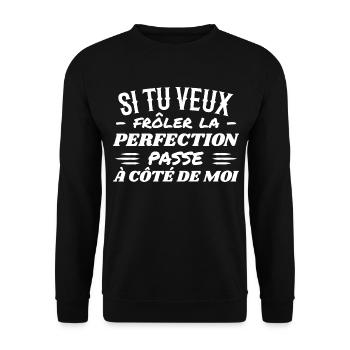 Du willst der Perfektion nahe kommen, geh an mir vorbei - Unisex Pullover - Schwarz - Vorne - Alina (178cm) & Michal (187cm)