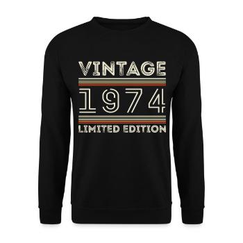 Millésime 1974 - Année 1974 Cadeau d’anniversaire 1974 - Sweat-shirt Unisexe - noir - Devant - Alina (178cm) & Michal (187cm)