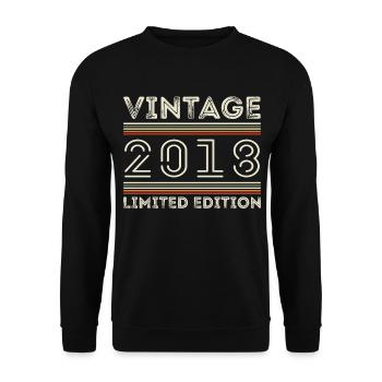 Jahrgang 2018 - Jahr 2018 Geburtstagsgeschenk 2018 - Unisex Pullover - Schwarz - Vorne - Alina (178cm) & Michal (187cm)