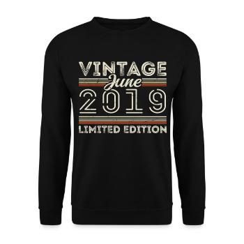 June 2019 June Birthday Gift June 2019 - Unisex Sweatshirt - black - Front - Alina (178cm) & Michal (187cm)