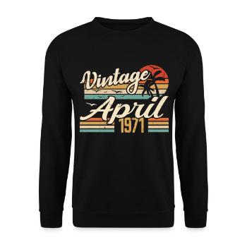 April 1971 Birthday Vintage Gift Idea 1971 - Unisex Sweatshirt - black - Front - Alina (178cm) & Michal (187cm)