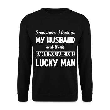 Mon mari est un homme chanceux - Drôle - Sweat-shirt Unisexe - noir - Devant - Alina (178cm) & Michal (187cm)