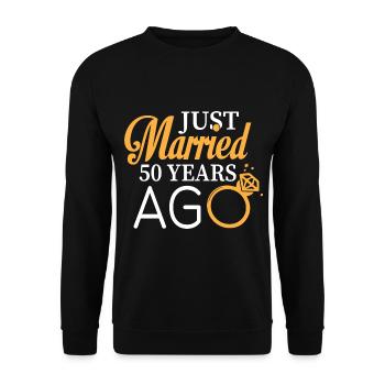 Just Married 50 Years Ago - Unisex Pullover - Schwarz - Vorne - Alina (178cm) & Michal (187cm)