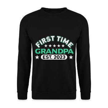 Erstes Mal Opa est. 2023 Vatertag - Unisex Pullover - Schwarz - Vorne - Alina (178cm) & Michal (187cm)