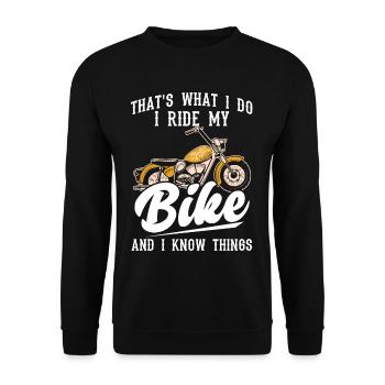 That's What I Do. I Ride My Bike And I Know - Unisex Pullover - Schwarz - Vorne - Alina (178cm) & Michal (187cm)