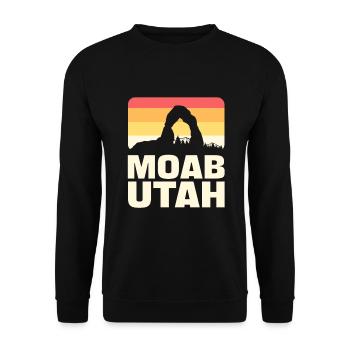 Moab Utah Vitange Mountain - Unisex Pullover - Schwarz - Vorne - Alina (178cm) & Michal (187cm)