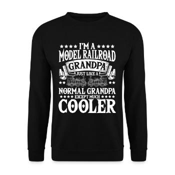 Ich bin ein Modelleisenbahn-Opa Eisenbahner - Unisex Pullover - Schwarz - Vorne - Alina (178cm) & Michal (187cm)