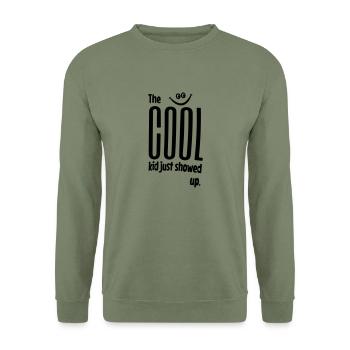 le gamin cool vient d'arriver - Sweat-shirt Unisexe - vert militaire - Devant - Alina (178cm) & Michal (187cm)