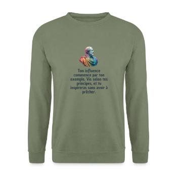 T-shirts Stoïcisme : L'inspiration à portée de soi - Sweat-shirt Unisexe - vert militaire - Devant - Alina (178cm) & Michal (187cm)