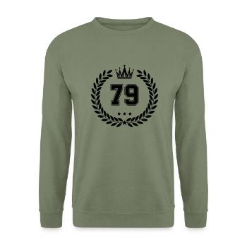 wappen 79 - Unisex Pullover - Armeegrün - Vorne - Alina (178cm) & Michal (187cm)