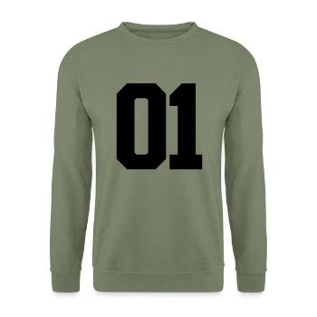 Nummer 01 große Zahlen Massive Ziffern - Unisex Pullover - Armeegrün - Vorne - Alina (178cm) & Michal (187cm)
