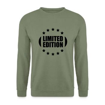 Limited Edition Design - Sweat-shirt Unisexe - vert militaire - Devant - Alina (178cm) & Michal (187cm)