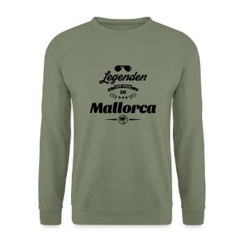 mallorca legenden - Unisex Pullover - Armeegrün - Vorne - Alina (178cm) & Michal (187cm)