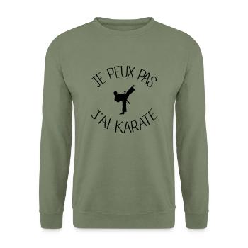 Je peux pas j'ai Karate - Sweat-shirt Unisexe - vert militaire - Devant - Alina (178cm) & Michal (187cm)