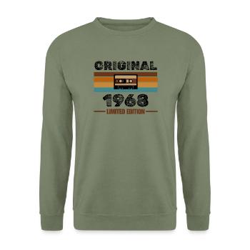 Original 1968 – Retro Kassette Limited Edition - Unisex Pullover - Armeegrün - Vorne - Alina (178cm) & Michal (187cm)