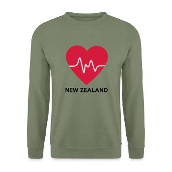 Herz New Zealand - Unisex Pullover - Armeegrün - Vorne - Alina (178cm) & Michal (187cm)