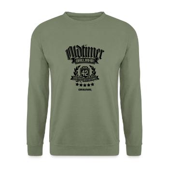 Oldtimer Baujahr 1942 - Unisex Pullover - Armeegrün - Vorne - Alina (178cm) & Michal (187cm)
