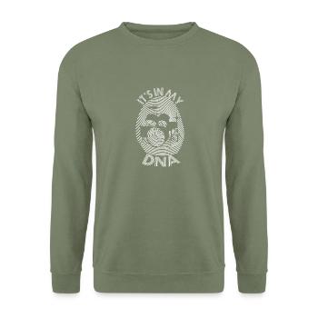 T-Shirt für Schlagzeug Musiker Es ist meine DNA - Unisex Pullover - Armeegrün - Vorne - Alina (178cm) & Michal (187cm)
