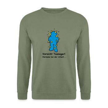 Vorsicht Teenager! Hormone bei der Arbeit. - Unisex Pullover - Armeegrün - Vorne - Alina (178cm) & Michal (187cm)