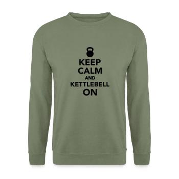 Kettlebell - Unisex Pullover - Armeegrün - Vorne - Alina (178cm) & Michal (187cm)