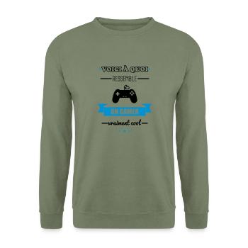 Gamer vraiment cool,geek,gaming,console,gamer - Sweat-shirt Unisexe - vert militaire - Devant - Alina (178cm) & Michal (187cm)