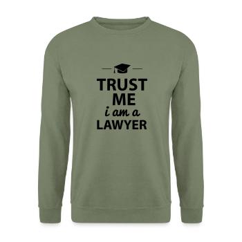 Turst me i'm a lawyer - Unisex Pullover - Armeegrün - Vorne - Alina (178cm) & Michal (187cm)