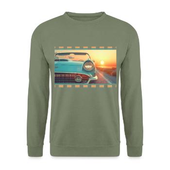 Cabriolet rétro dans un coucher de soleil cinématographique - Sweat-shirt Unisexe - vert militaire - Devant - Alina (178cm) & Michal (187cm)