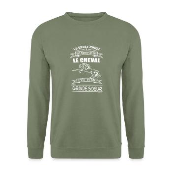 GRANDE SOEUR QUI AIME LE CHEVAL L'EQUITATION - Sweat-shirt Unisexe - vert militaire - Devant - Alina (178cm) & Michal (187cm)