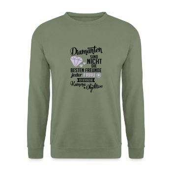 Fotografin: Diamanten? ich will Kamera & Objektive - Unisex Pullover - Armeegrün - Vorne - Alina (178cm) & Michal (187cm)
