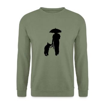 Gassi-Runde im Regen - Unisex Pullover - Armeegrün - Vorne - Alina (178cm) & Michal (187cm)