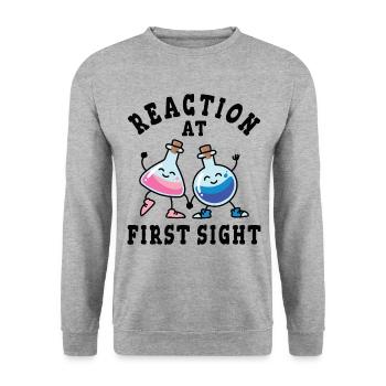 Chemische Reaktion auf den ersten Blick - Unisex Pullover - Weißgrau meliert - Vorne - Alina (178cm) & Michal (187cm)
