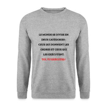 LE MONDE SE DIVISE EN DEUX CATÉGORIES - PATRON - Sweat-shirt Unisexe - gris chiné - Devant - Alina (178cm) & Michal (187cm)