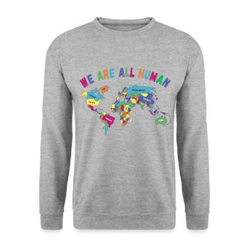 LGBT Pride Monat Weltkarte, Wir sind alle Menschen - Unisex Pullover - Weißgrau meliert - Vorne - Alina (178cm) & Michal (187cm)