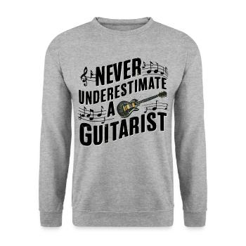 Unterschätze niemals einen Gitarristen Gitarristin - Unisex Pullover - Weißgrau meliert - Vorne - Alina (178cm) & Michal (187cm)