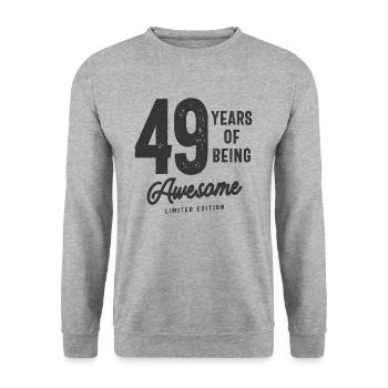 49 Jahre Awesome 49. Geburtstag - Unisex Pullover - Weißgrau meliert - Vorne - Alina (178cm) & Michal (187cm)