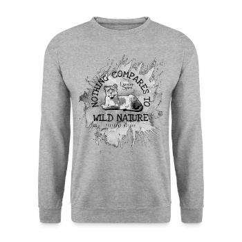 Grey Splash Lioness - Nichts ist vergleichbar mit der Natur - Unisex Pullover - Weißgrau meliert - Vorne - Alina (178cm) & Michal (187cm)