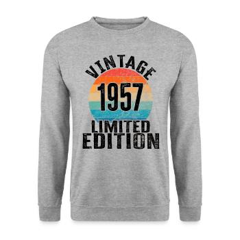 Geburtsjahr 1957 Vintage Limited Edition Retro - Unisex Pullover - Weißgrau meliert - Vorne - Alina (178cm) & Michal (187cm)