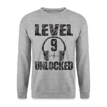 Level 9 Unlocked Geburtstagsgeschenk 9 Jahre 9. - Unisex Pullover - Weißgrau meliert - Vorne - Alina (178cm) & Michal (187cm)